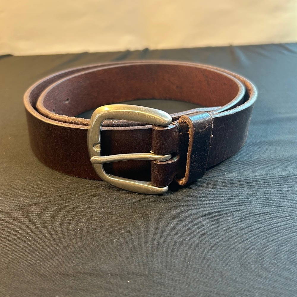 Cole Haan mens solid brass buckle brown leather belt old money preppy wedding